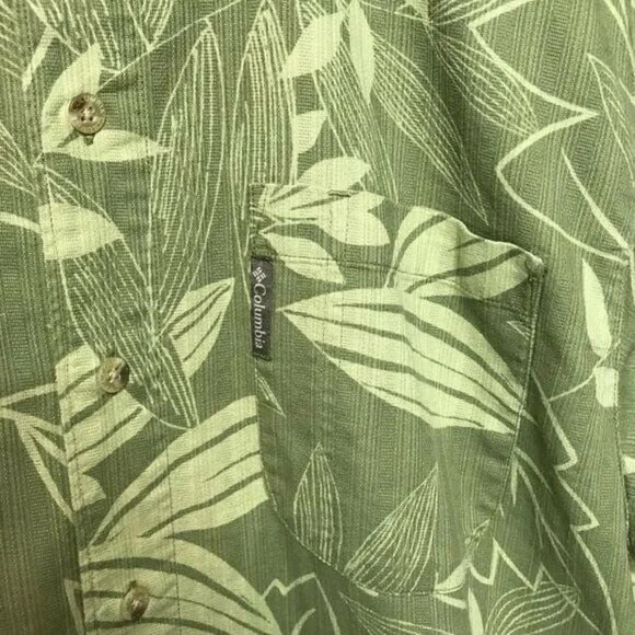 Columbia Shirt Men's Sz M Green Botanical Short Sleeve Collared Pocket Button up - Picture 5 of 5
